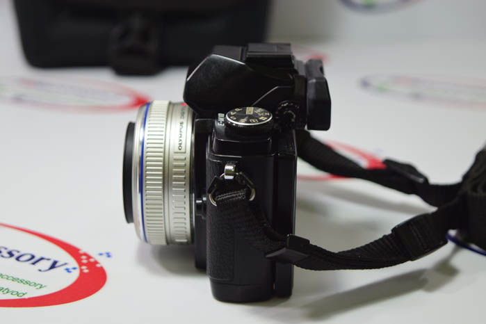 กล้อง Mirrorless Olympus OM-D EM10 Mark l black สภาพตัวกล้องตีไป 99% เลยครับ 